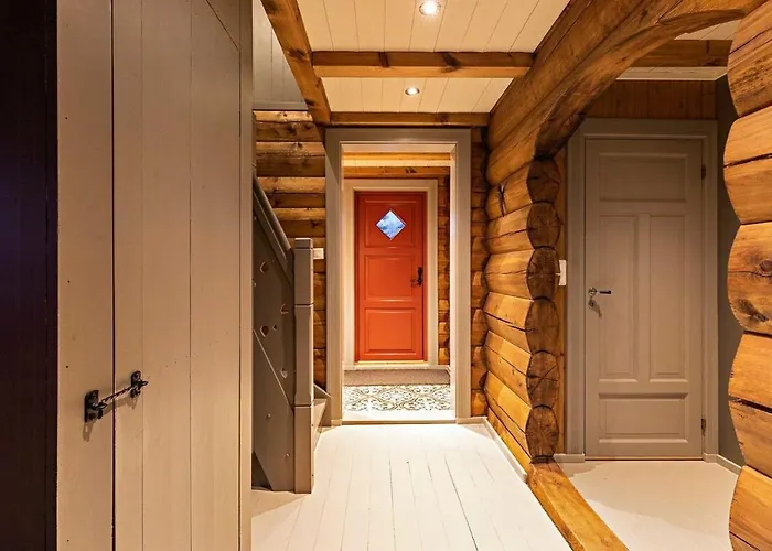 Сasa de vacaciones Log In Surrounded By Activity *